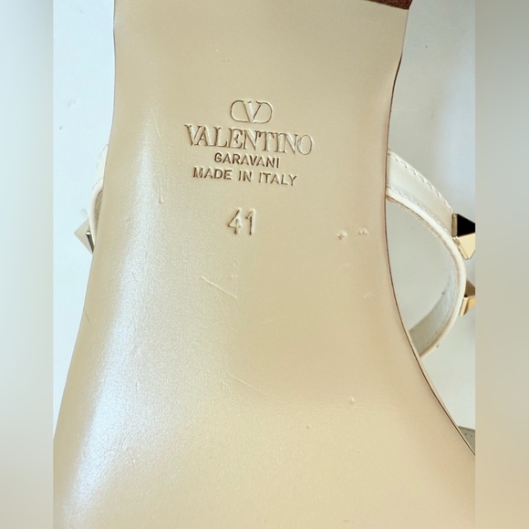 Valentino Garavani Mystic White Gold Strappy Rockstud Flat sandals EU 41 - Picture 5 of 10